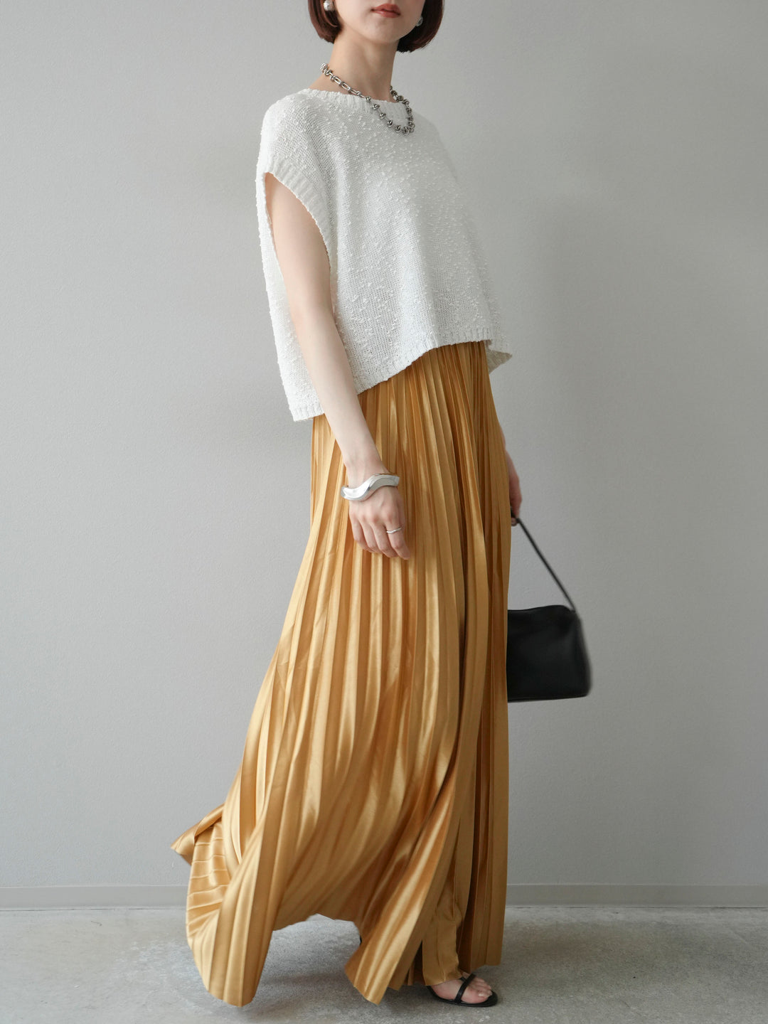 [SET]ネップヤーンクロップドニットベスト+サテンプリーツマキシスカート(2set)
