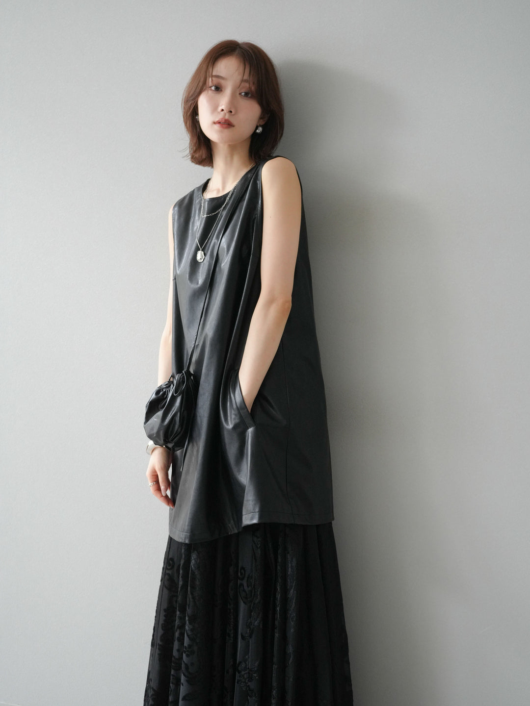 [予約]ショルダーポーチ付レザーミニワンピース/ブラック