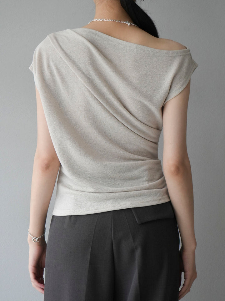 [Pre-order] Asymmetrical tuck sleeveless knit/beige