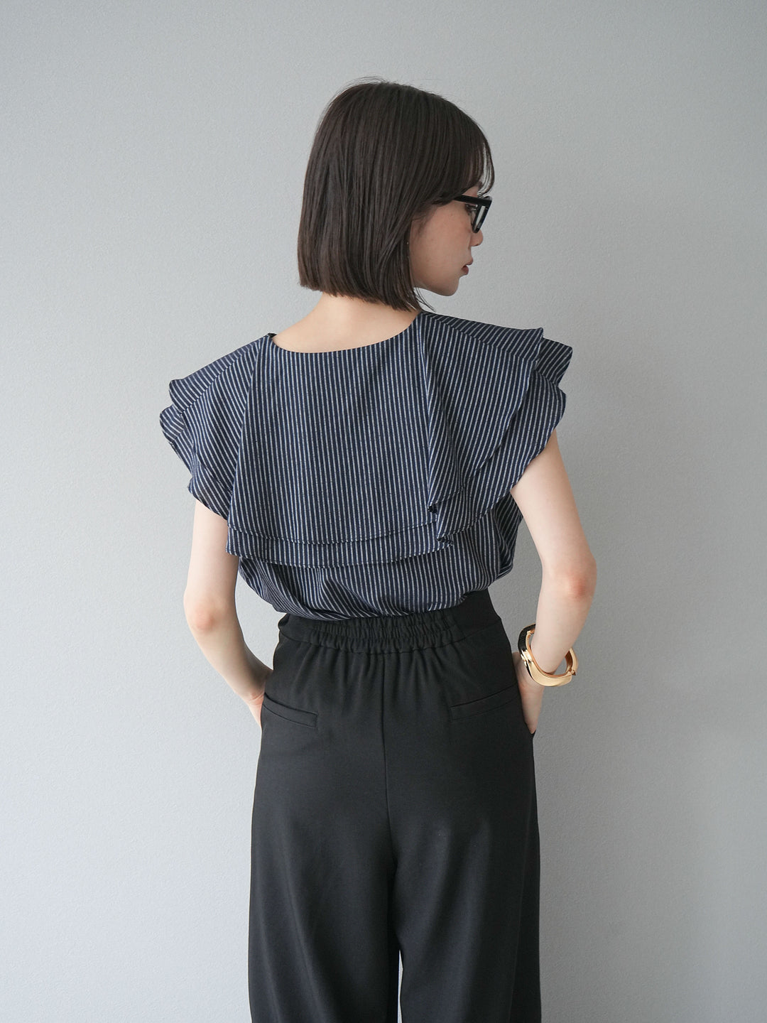 [予約]リネンライクストライプラッフルブラウス/ネイビー