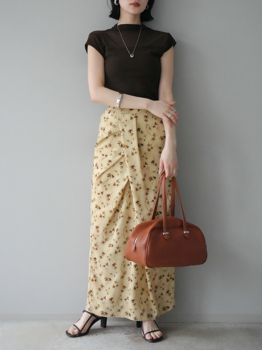 [予約]フラワーモチーフタックIラインスカート/ベージュ