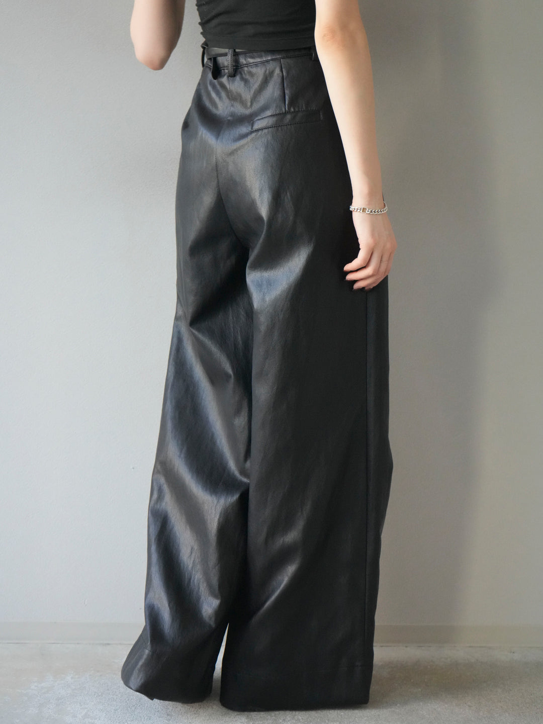 [予約]レザーワイドパンツ/black