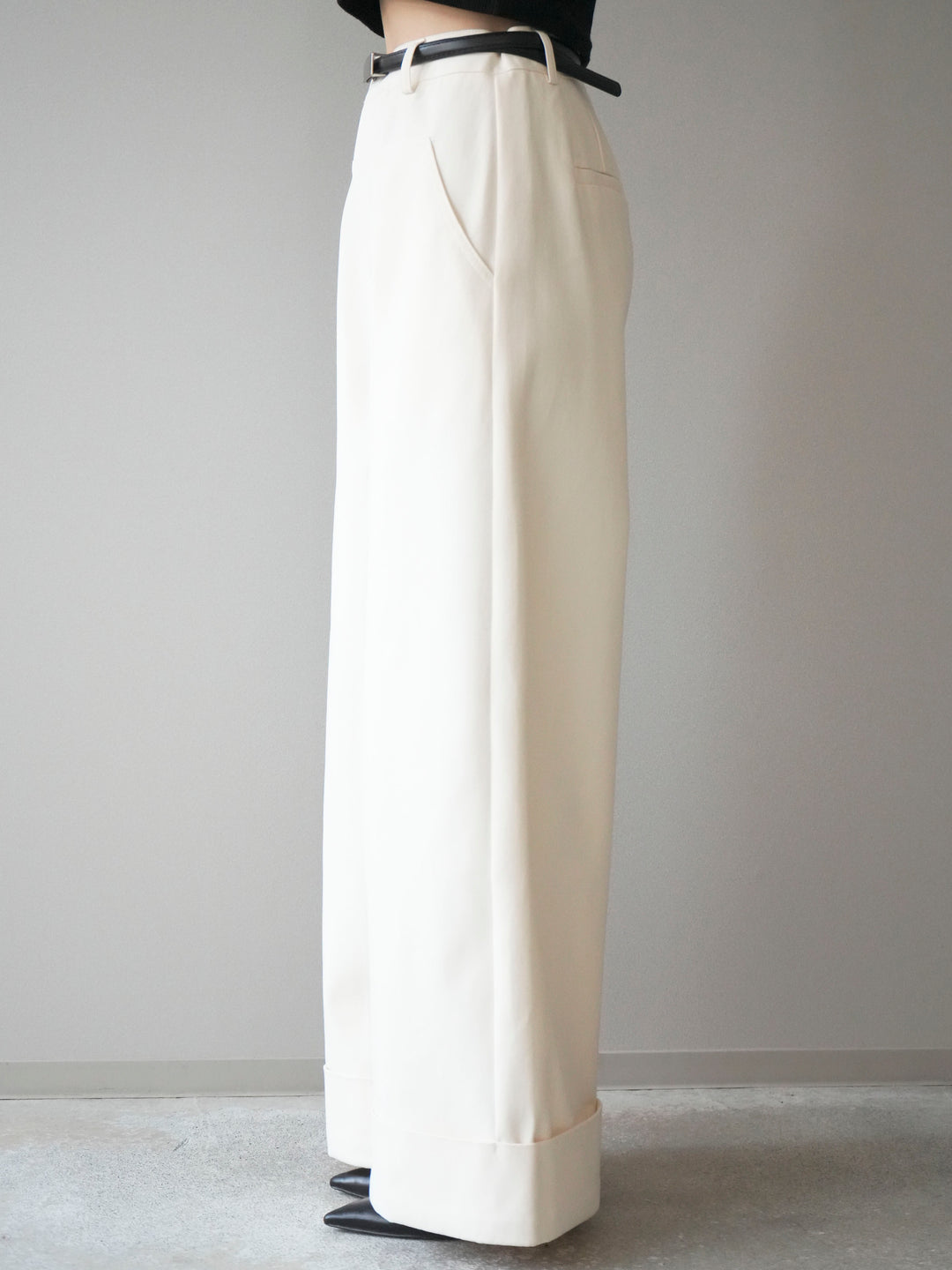 [予約]ベルト付き折り返しコットンツイルワイドパンツ/ivory