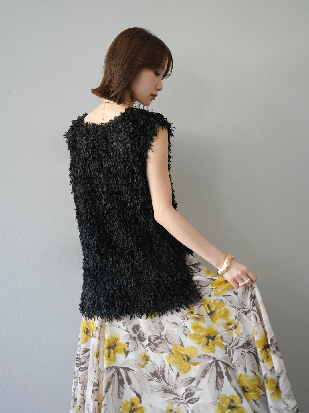 [予約]フェザーVネックベスト/ブラック