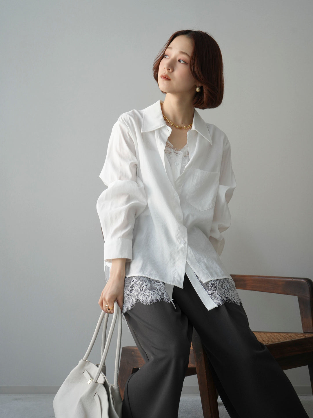 [予約]レイヤードデザイン裾レースブラウス/white