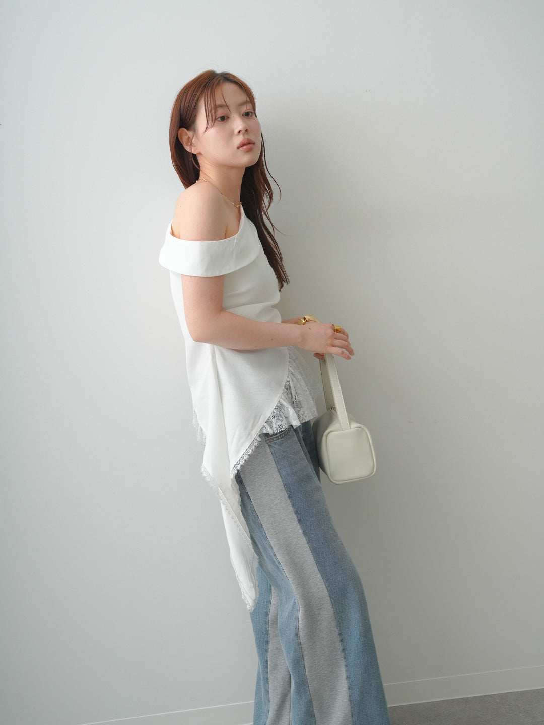 [SET]アシンメトリーラッフルレースヘムトップス+デニム切替スウェットパンツ(2set)