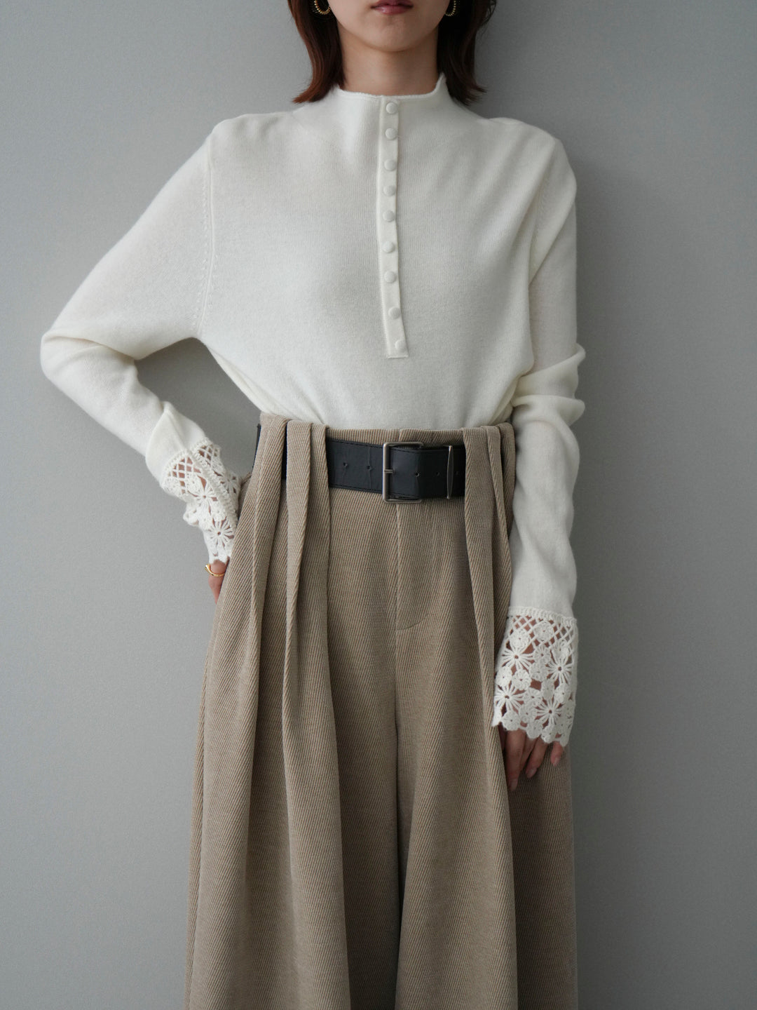 [SET]袖スカラップレースフロントボタンウールニットトップス+ベルトデザインループコールテンワイドパンツ(ベルト付き)(2set)
