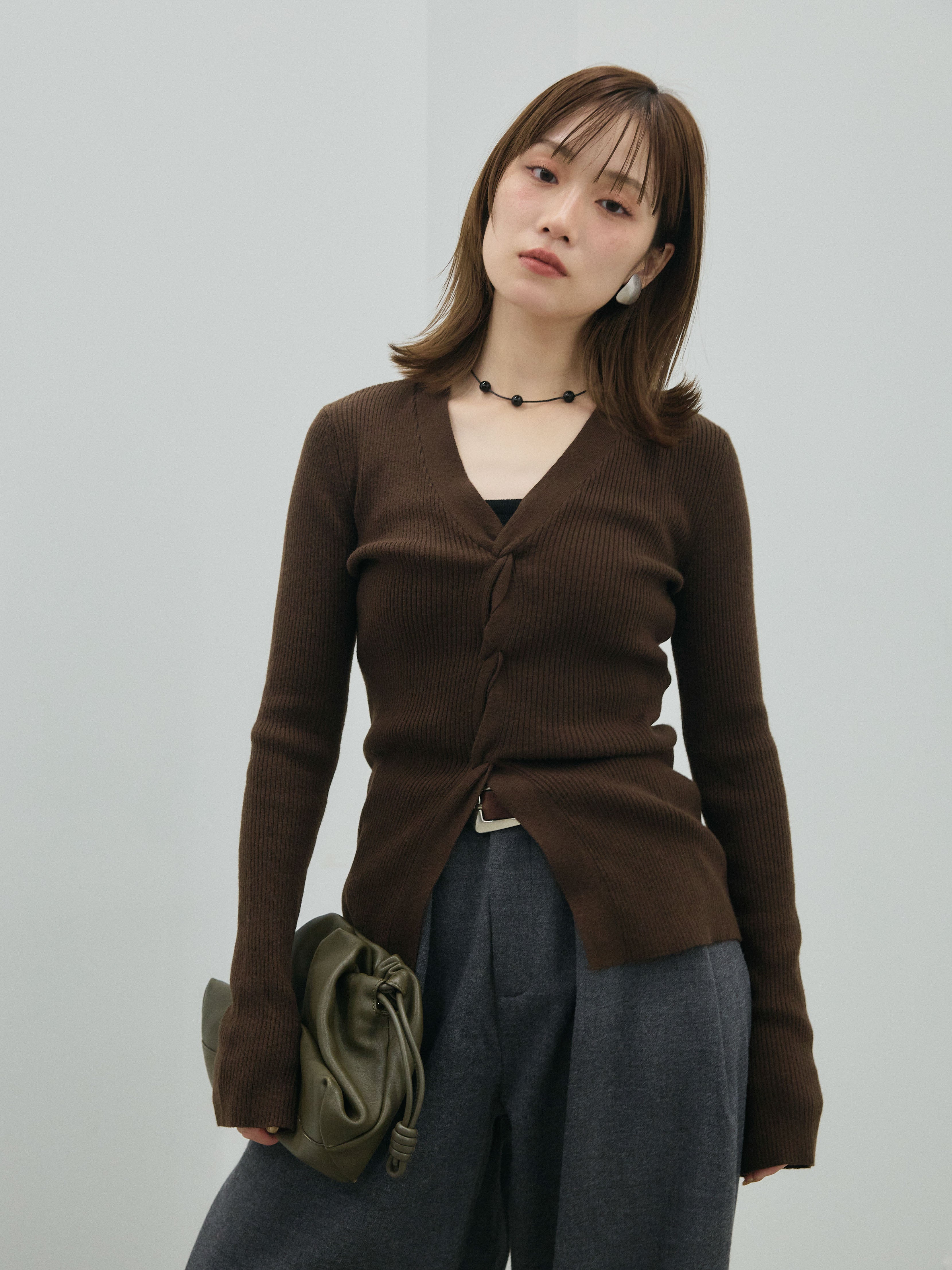 予約]フロントツイストリブニットトップス/brown – Lumier