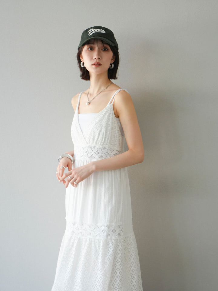 [SET] 蕾絲花邊吊帶裙+網紗羅紋罩杯吊帶背心（2件組）