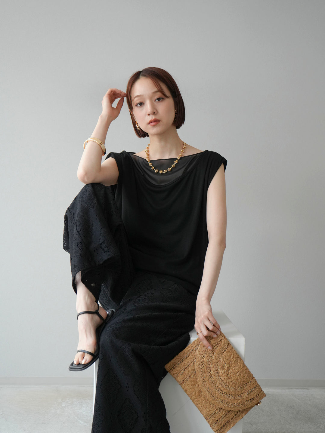 [預訂] 雙向透視多層垂墜上衣/黑色