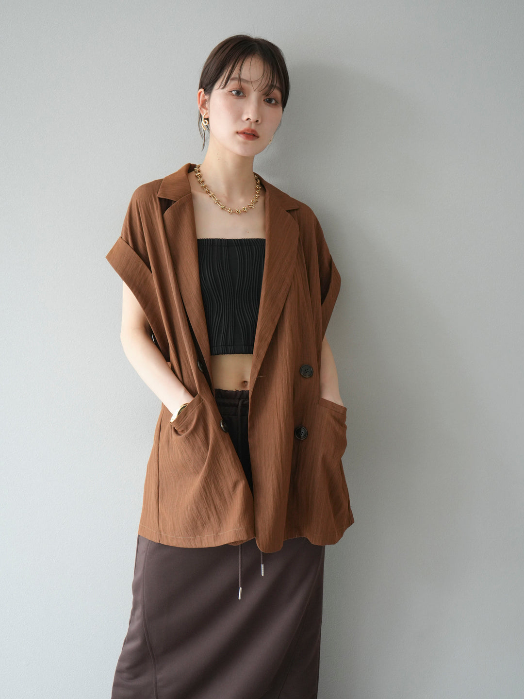 [SET]リネンライクノースリーブダブルジレ+ウェーブパイピングカップ付ベアキャミソール(2set)