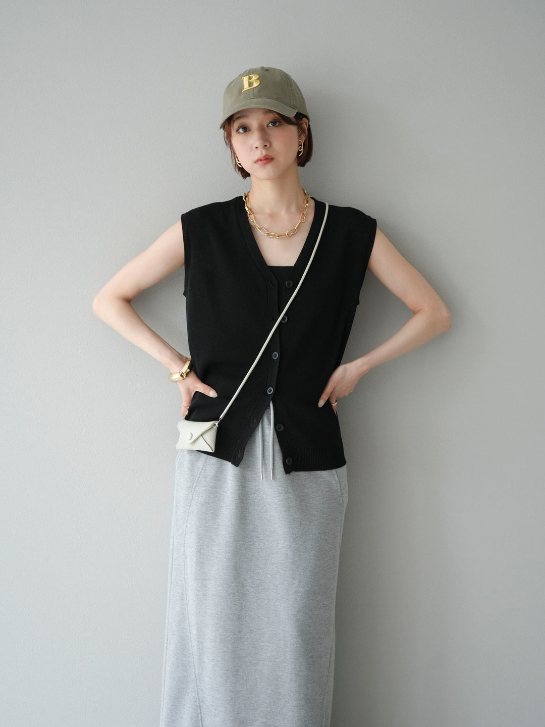 [SET]Vネックレーヨンニットベスト+選べるアクセセット(2set)