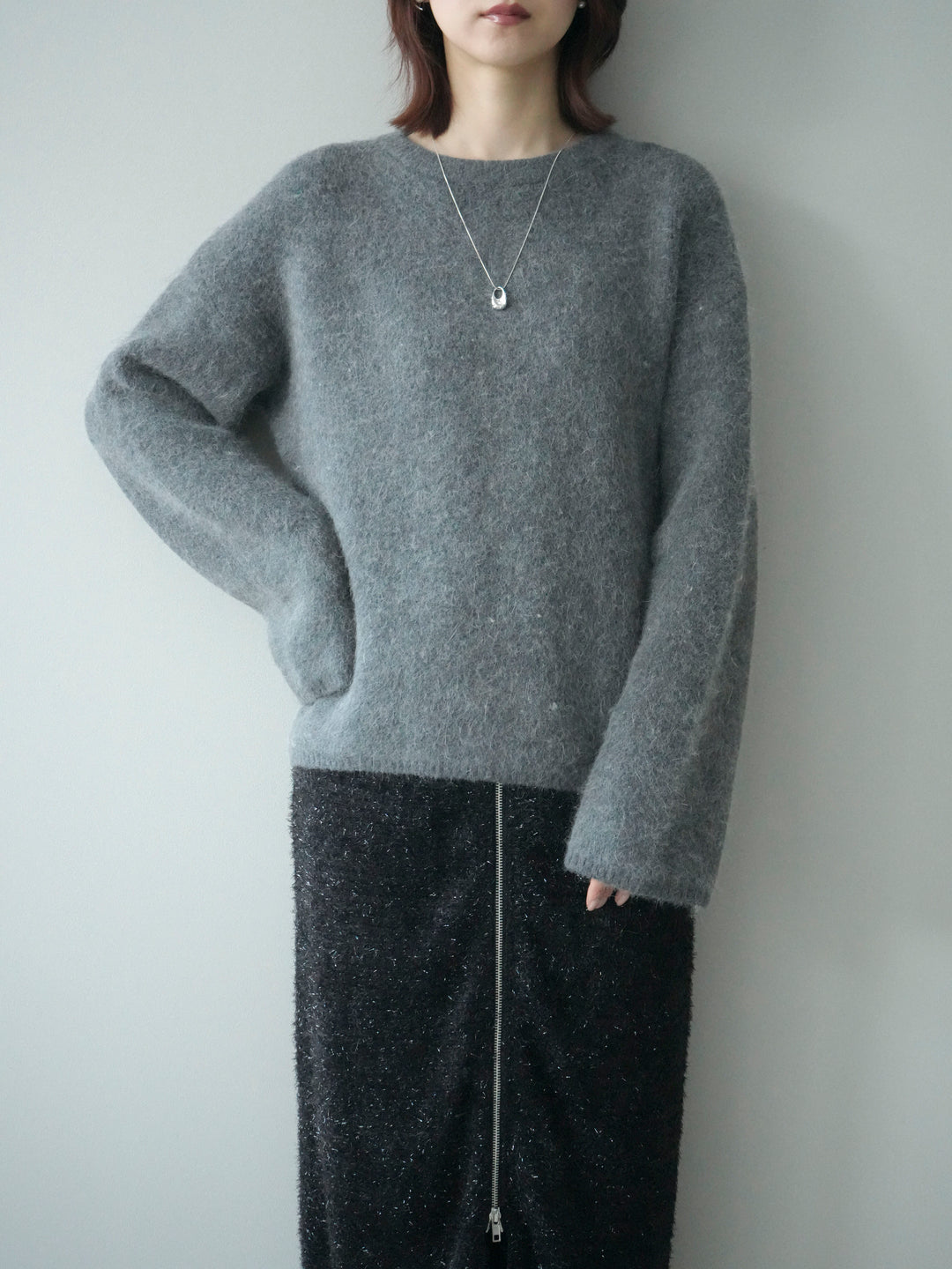 [SET]アンゴラタッチクルーネックニットプルオーバー+ラメシャギーフロントジップスカート(2set)