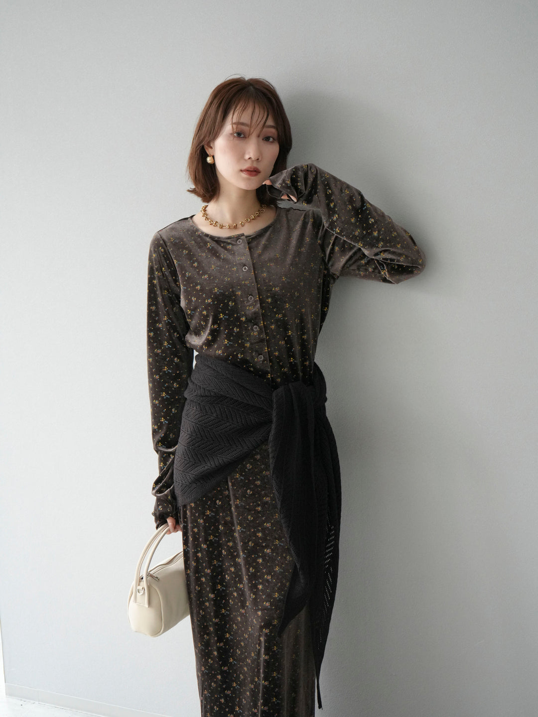[SET]ベロアフラワープリントカーディガン+ベロアフラワープリントIラインスカート(2set)