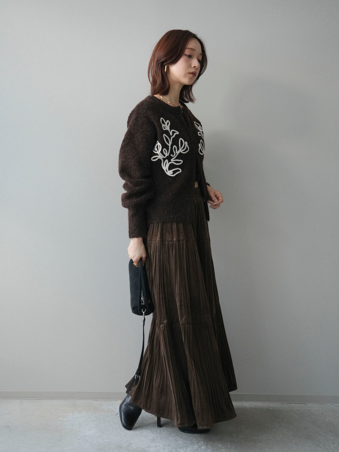 [SET]テープ刺繍ホック開きブークレニットカーディガン+ベロアティアードワッシャースカート(2set)
