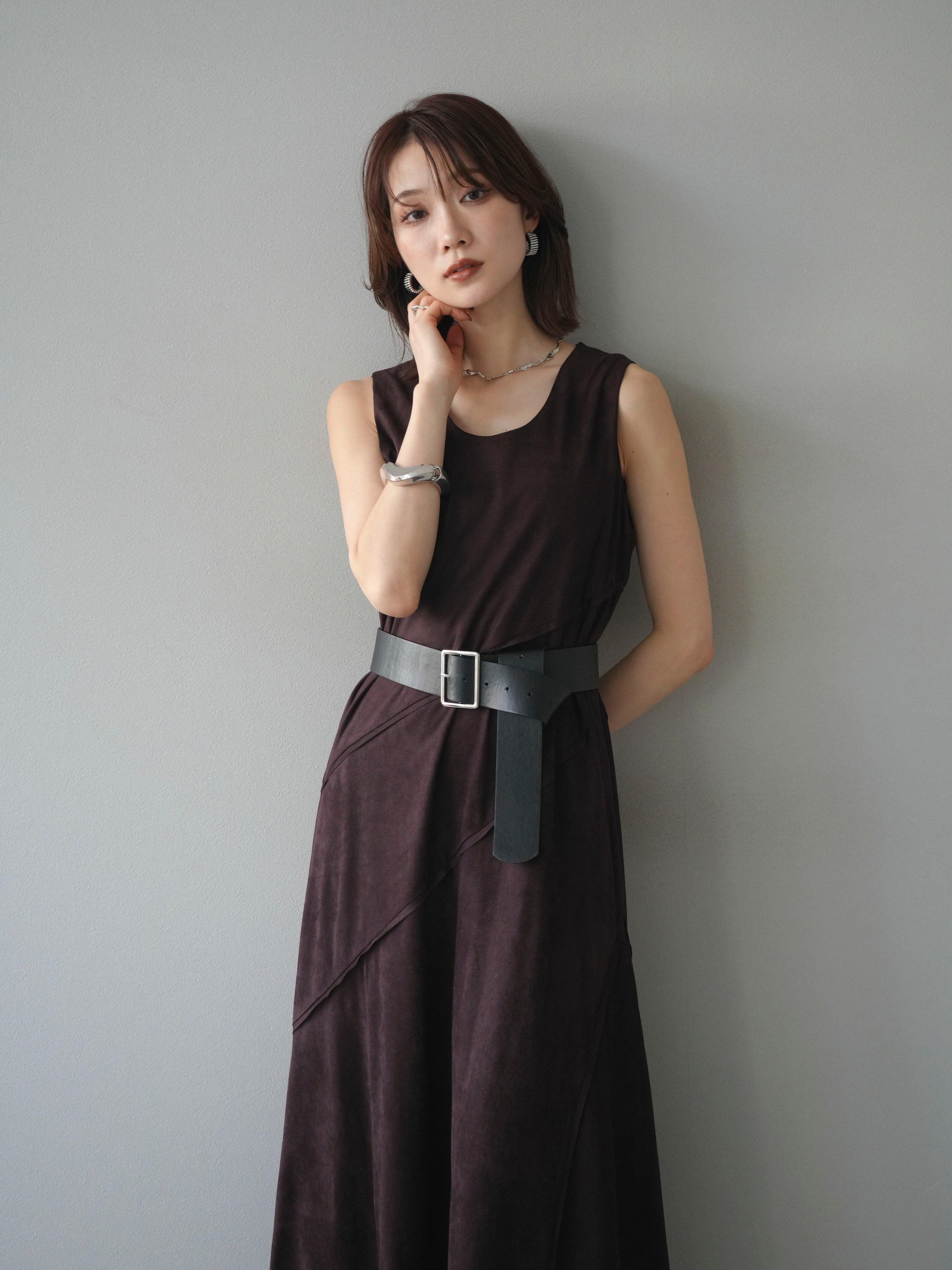 予約]スエードアウトシームデザインベルト付ワンピース/bordeaux – Lumier