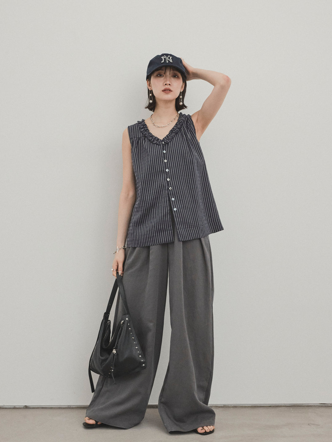 [SET] 條紋荷葉邊襯衫 + 亞麻觸感褶皺寬褲 (2 件套)
