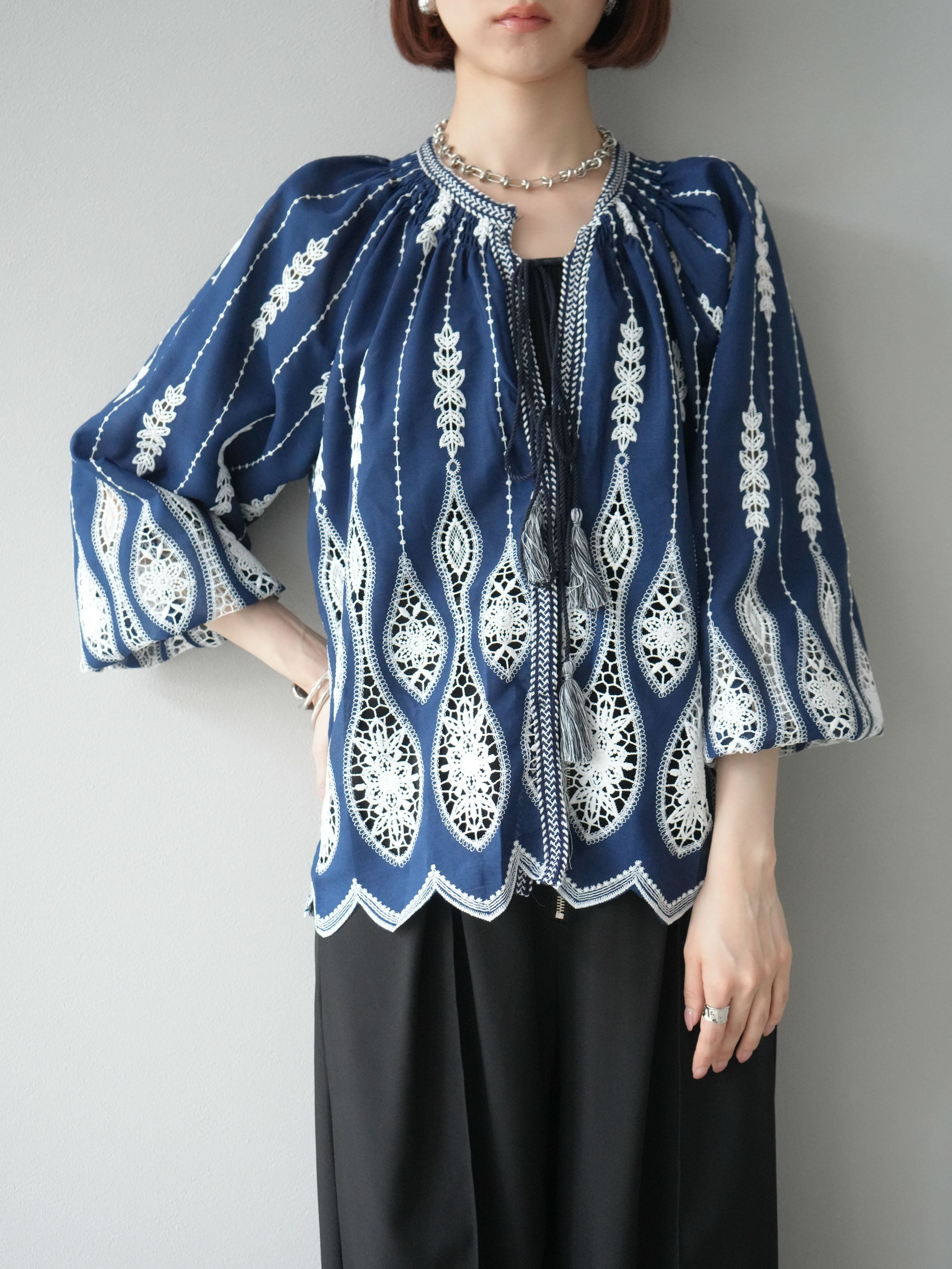 joieve dreamy night ブラウス ネイビー 刺繍 ベロア 36 JOIEVE / dreamy night ブラウス / navy 36 JOIEVE dreamy night