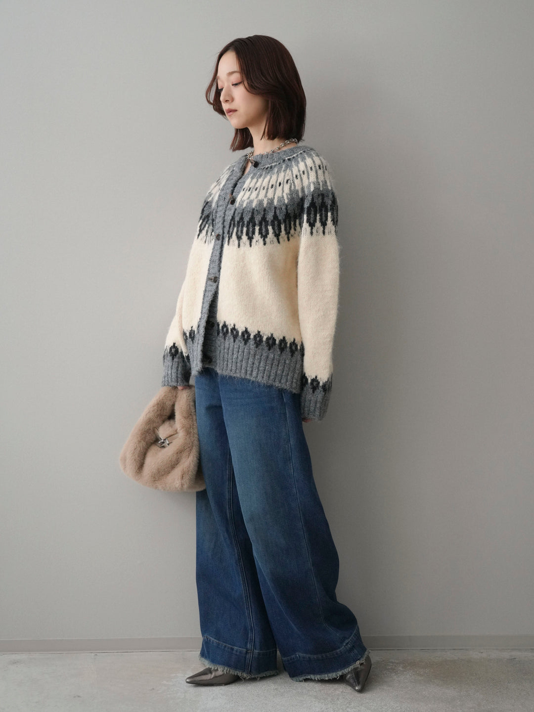 [SET]トグルボタン求心柄ニットカーディガン+裏起毛裾フリンジワイドデニムパンツ(2set)