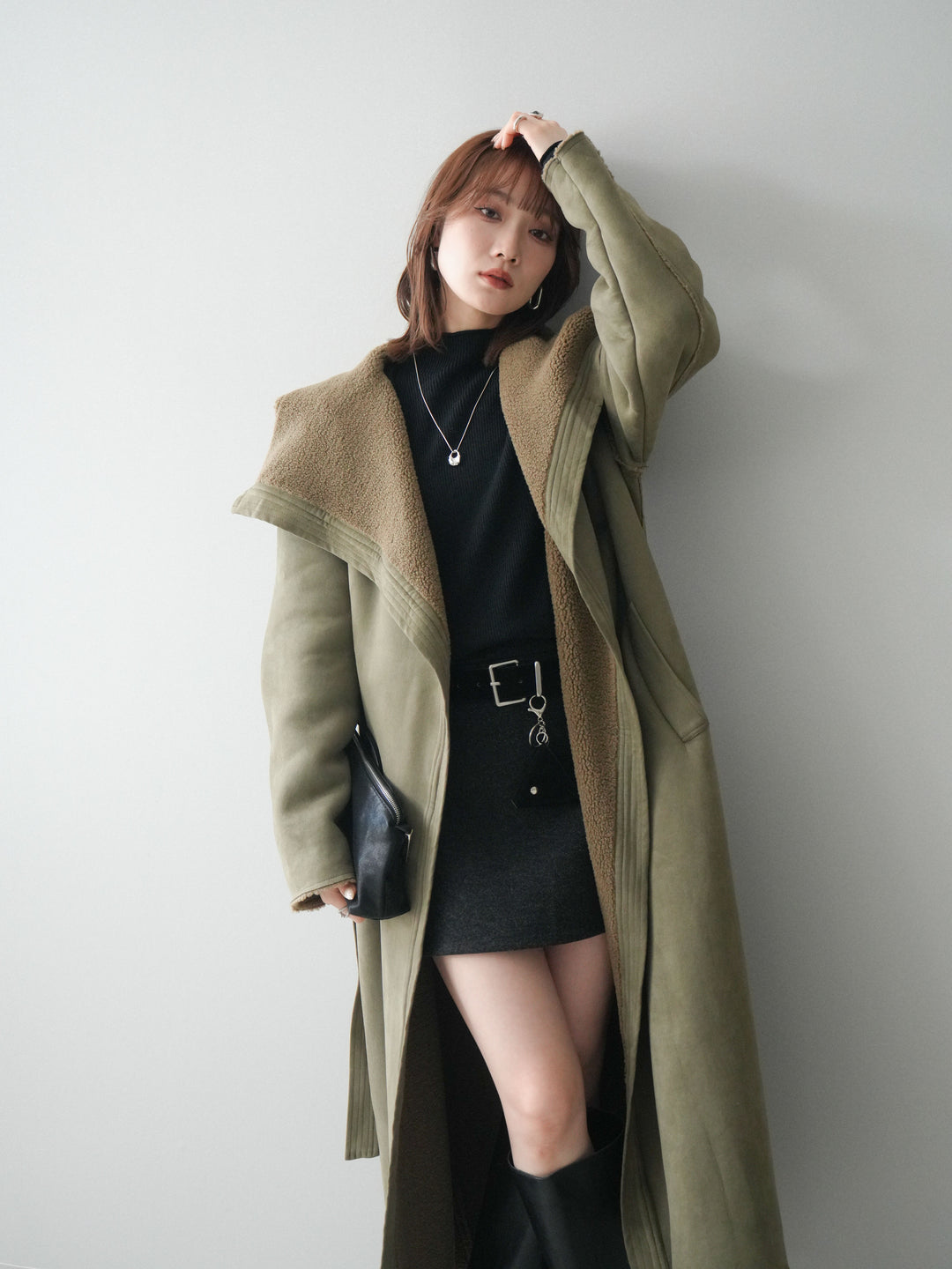 [SET]BIGカラームートンコート+ボトルネック裾カールリブニットトップス+ウールタッチベルト付ミニスカート(3set)