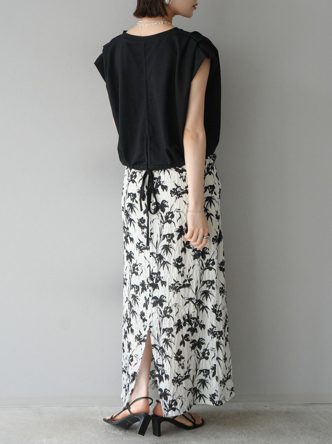 [Pre-order] Washer waist design flower pattern skirt/off-white