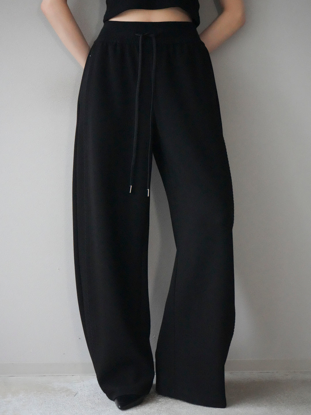 [予約]ステッチデザインウエストリブニットスエットパンツ/black