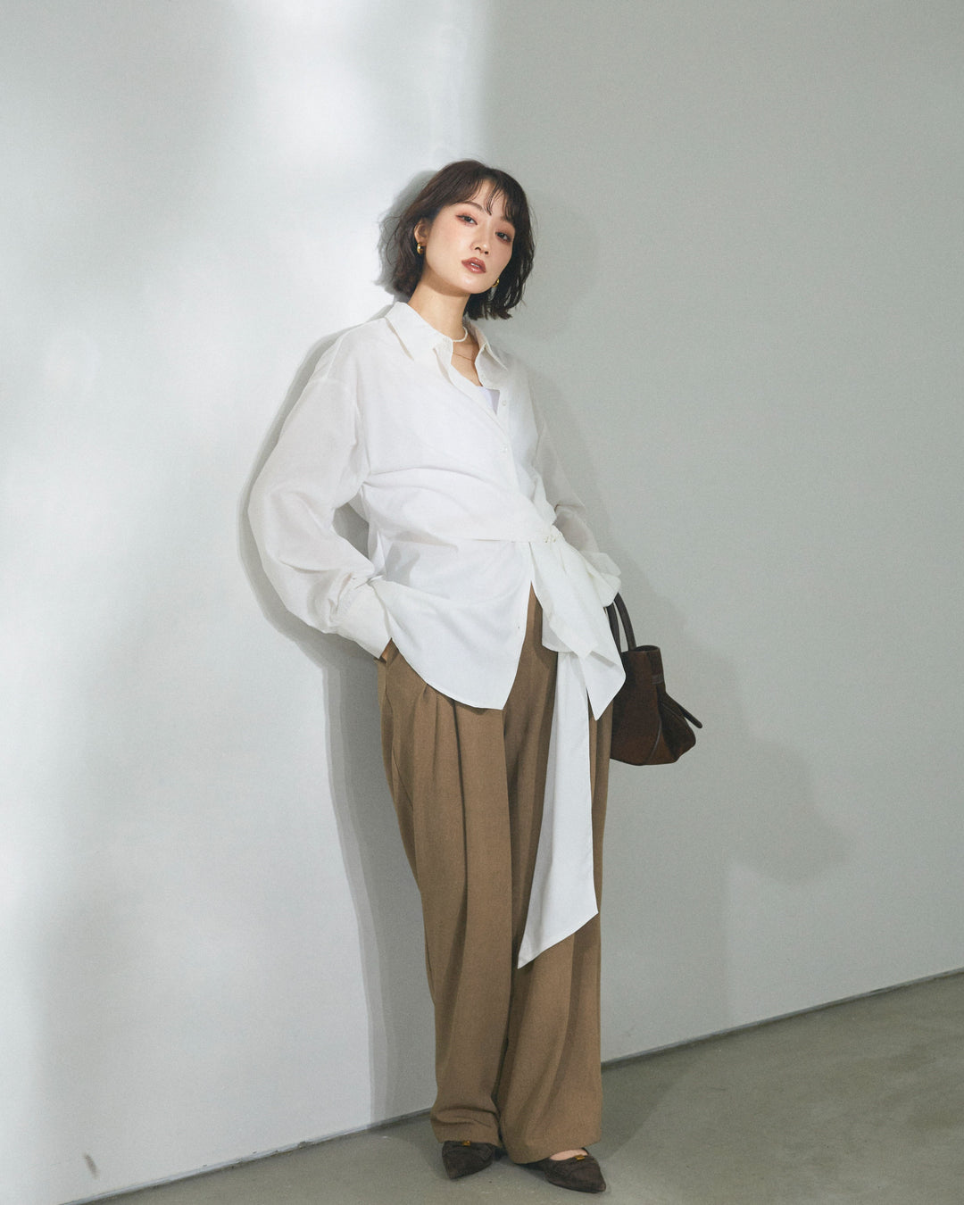 【Allure】[SET]ウエストアシメリボンシャツ+アシンメトリーウエストタックパンツ(2set)