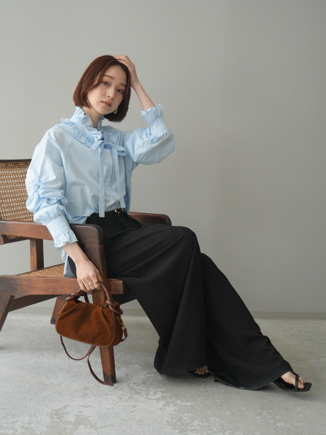 [予約]フリルネックギャザーブラウス/blue