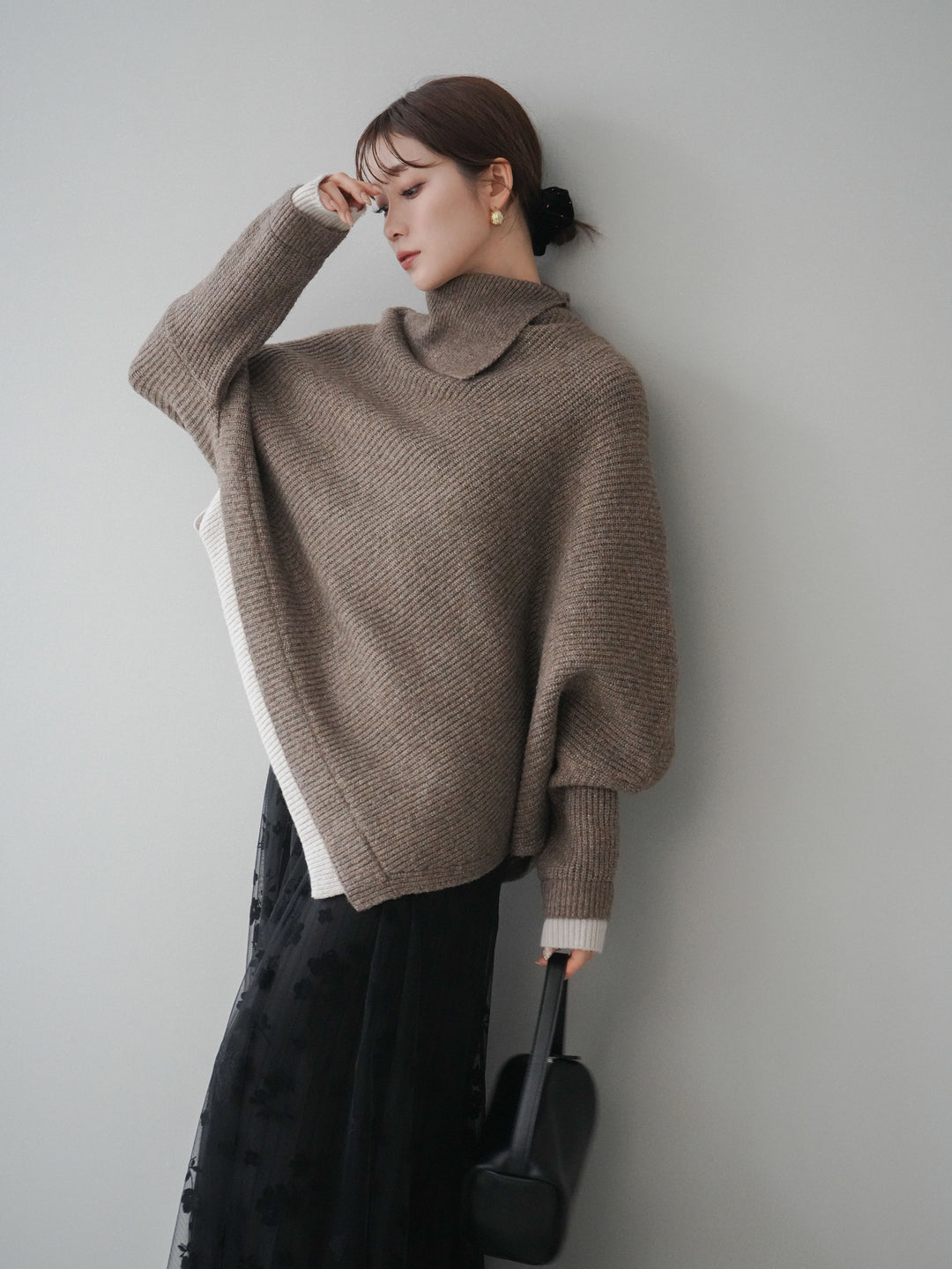 [予約]配色アシンメトリードルマンニットプルオーバー/oatmeal