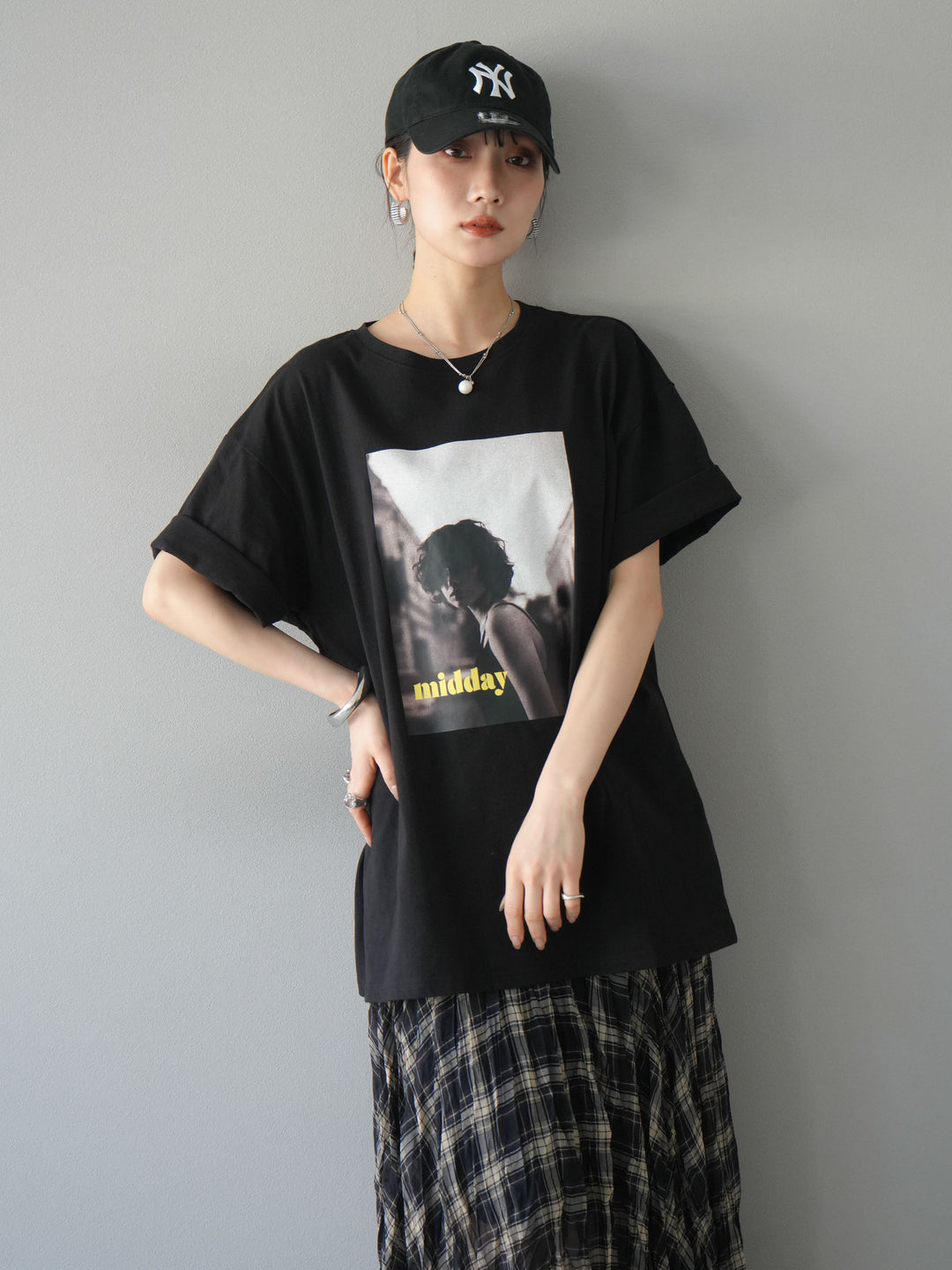 [SET]ネオンロゴフォトプリントBIG Tシャツ+シアーチェックアシンメトリーワッシャースカート(2set)