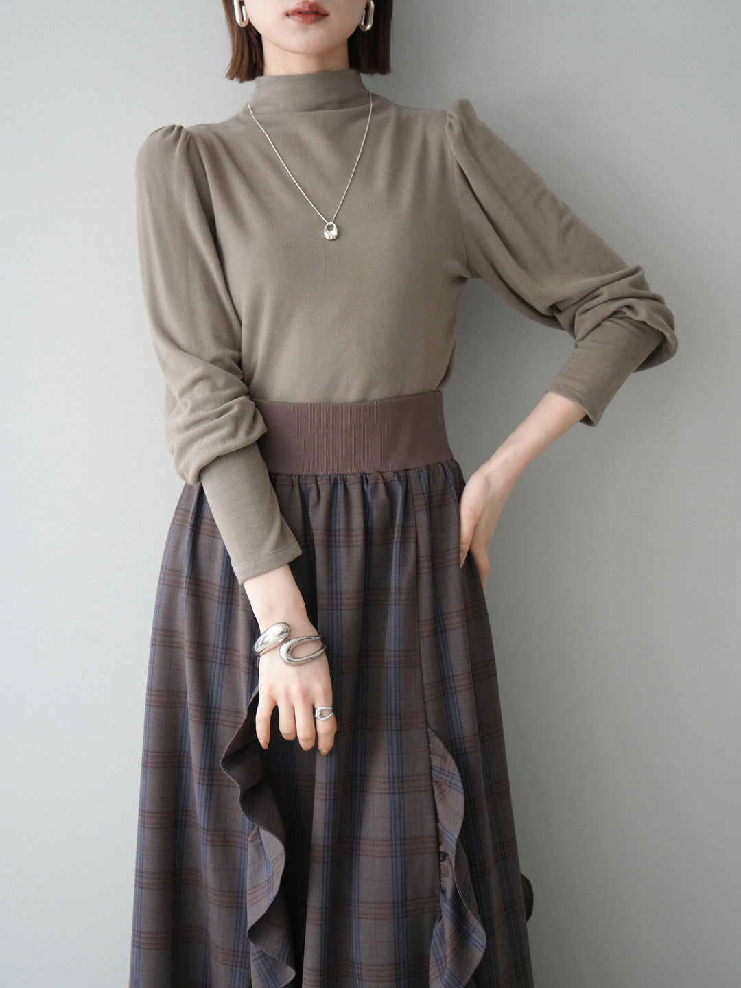 [予約]プチネックパワーショルダー起毛トップス/greige