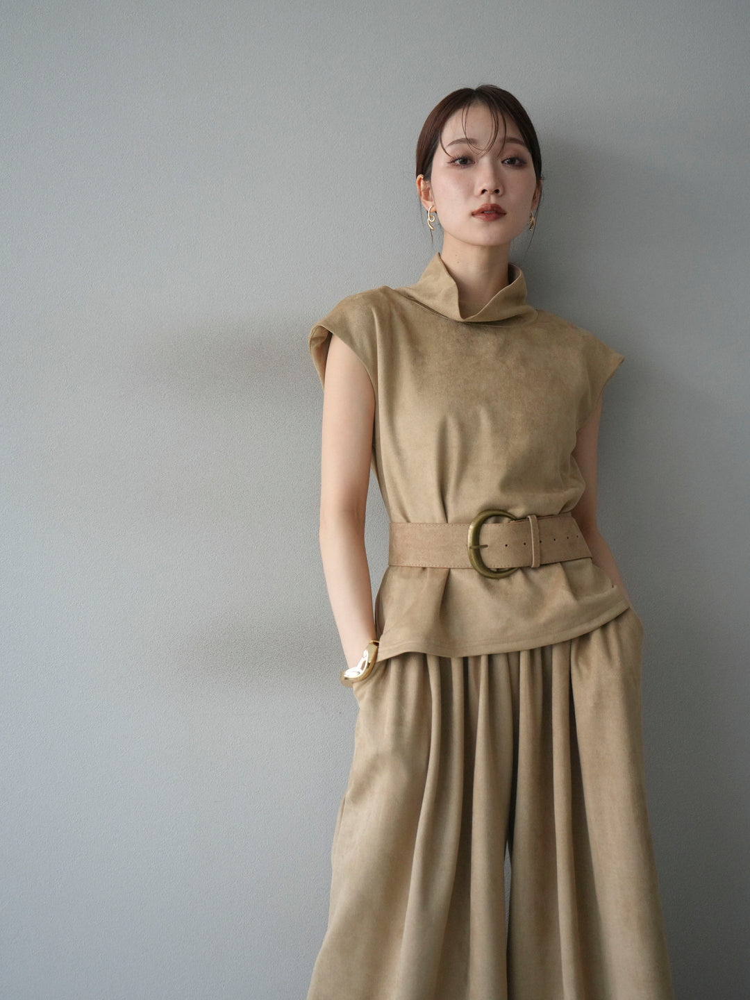 [SET]ベルト付スエードハイネックプルオーバー＆ワイドパンツSET UP