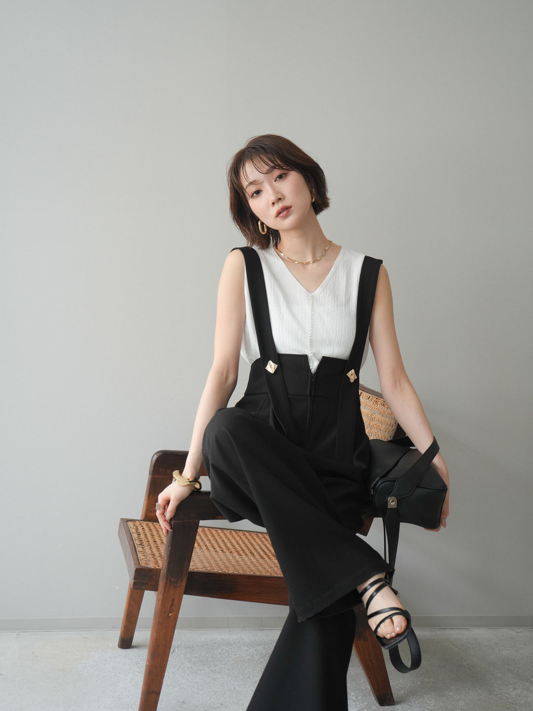 【預購】珍珠圖案V領針織上衣/白色