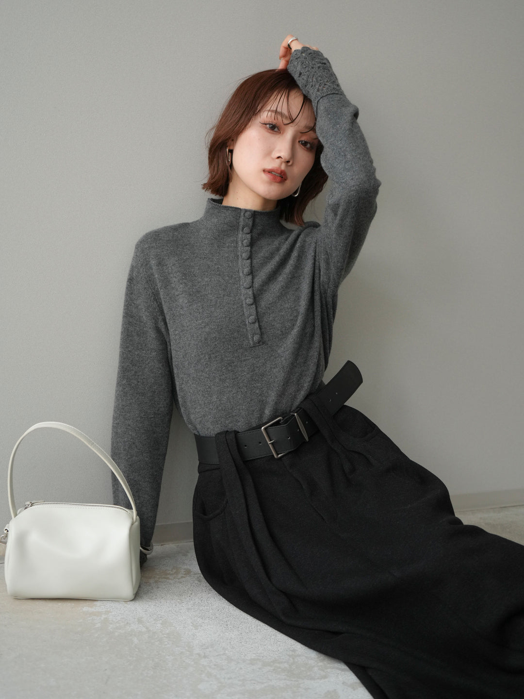 [予約]袖スカラップレースフロントボタンウールニットトップス/gray