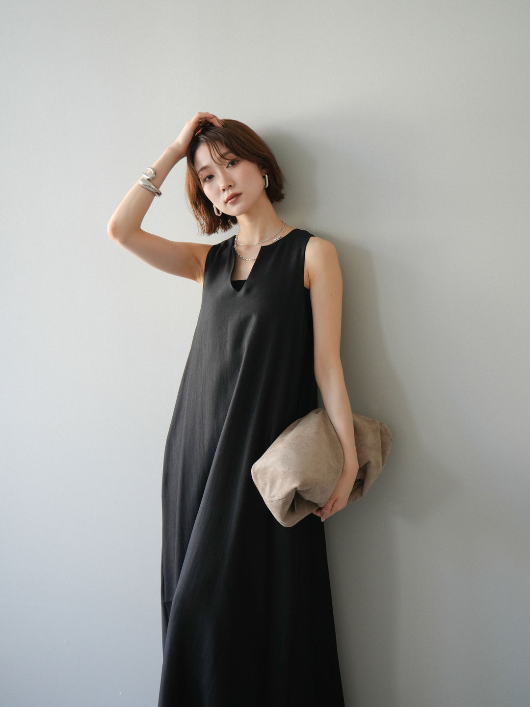 [予約]スキッパーフレアノースリーブワンピース/black