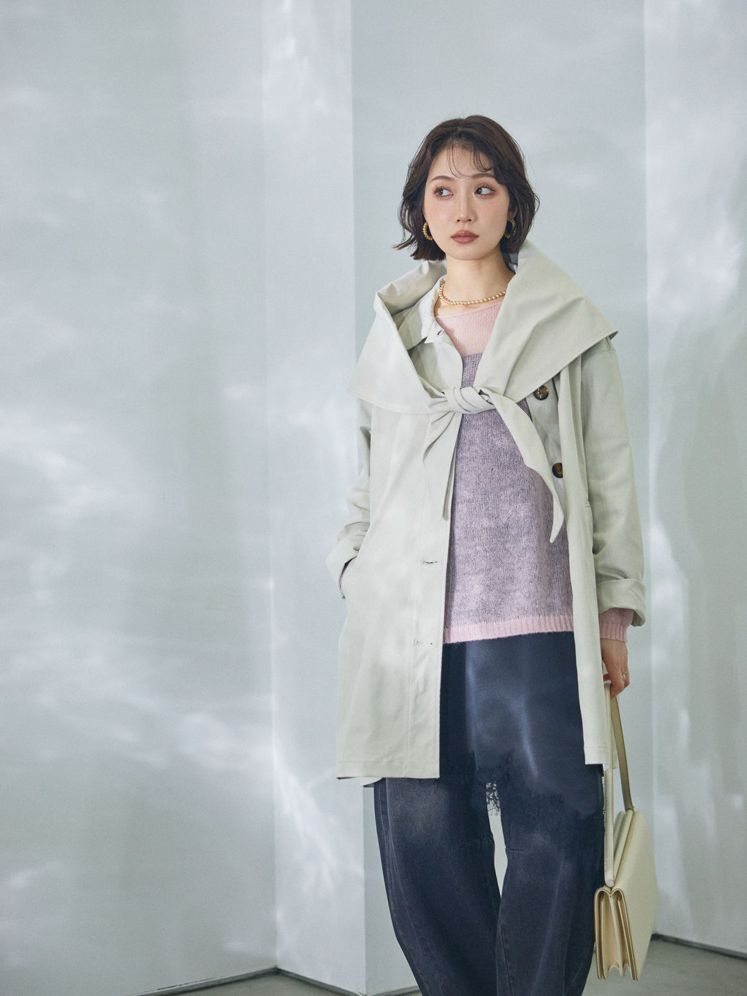 【Allure】[SET]スカーフ付ステンカラーミディアムコート+モヘアタッチ透かし編みボートネックニットプルオーバー(2set)