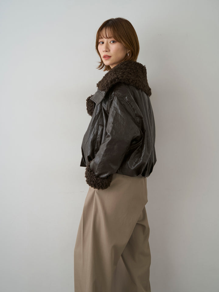 【套裝】皮革質感短毛領夾克+斜紋褶襉闊腿褲（兩件套）