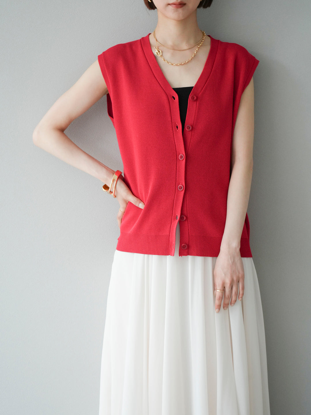 【預購】V領人造絲針織背心/紅色