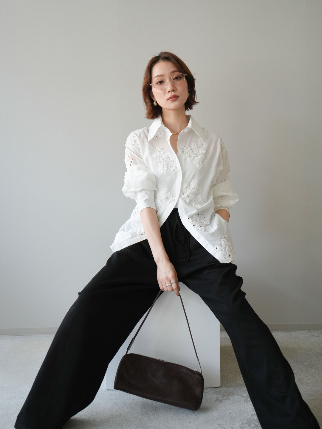 [SET]バックリボンフラワーエンブロイダリーシャツ+選べるアクセセット(2set)