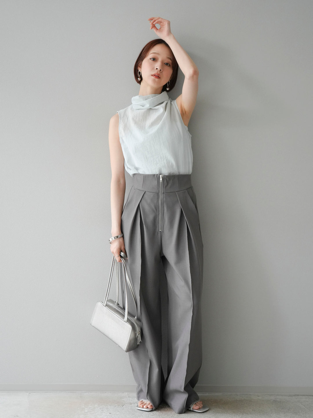 [予約]バックタイノースリーブブラウス/ブルー