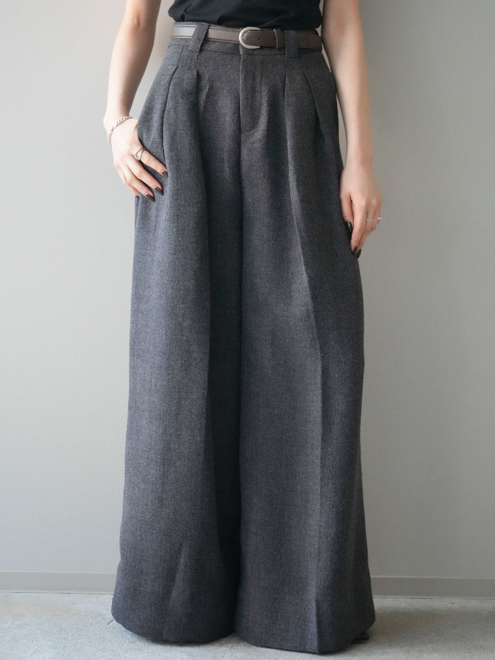 [予約]ウールタッチベルト付ワイドパンツ/charcoal