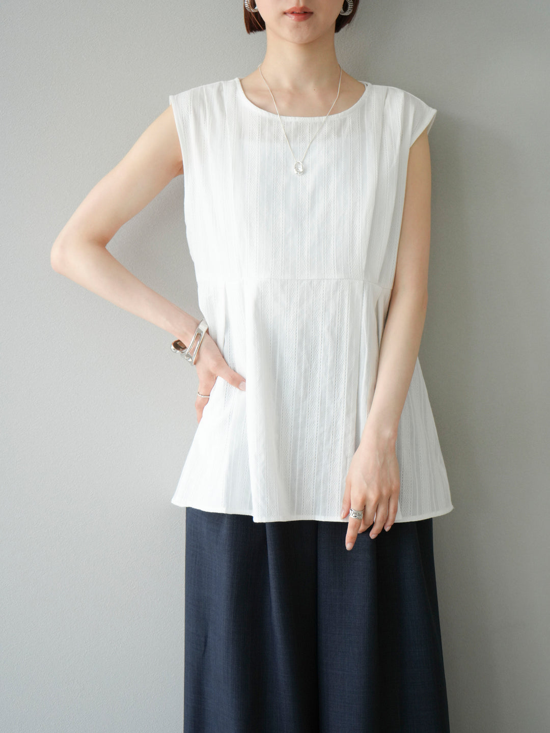 [予約]ドビーストライプタックブラウス/ホワイト