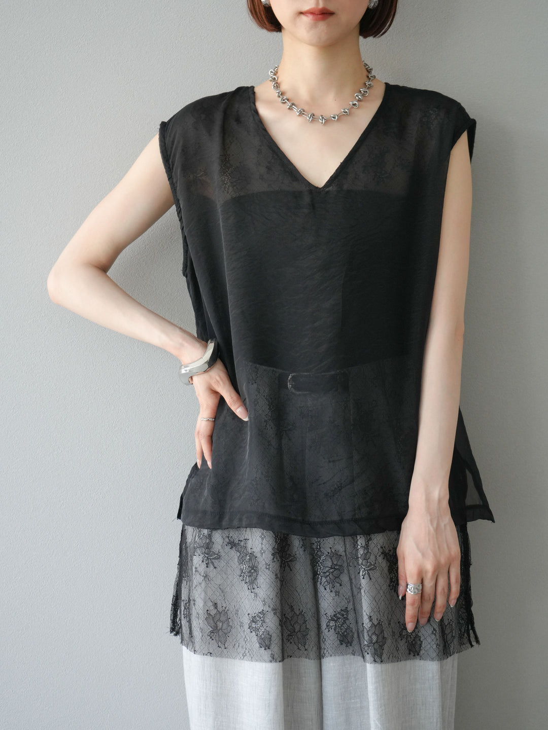 [予約]レースレイヤードオーガンジートップス/ブラック