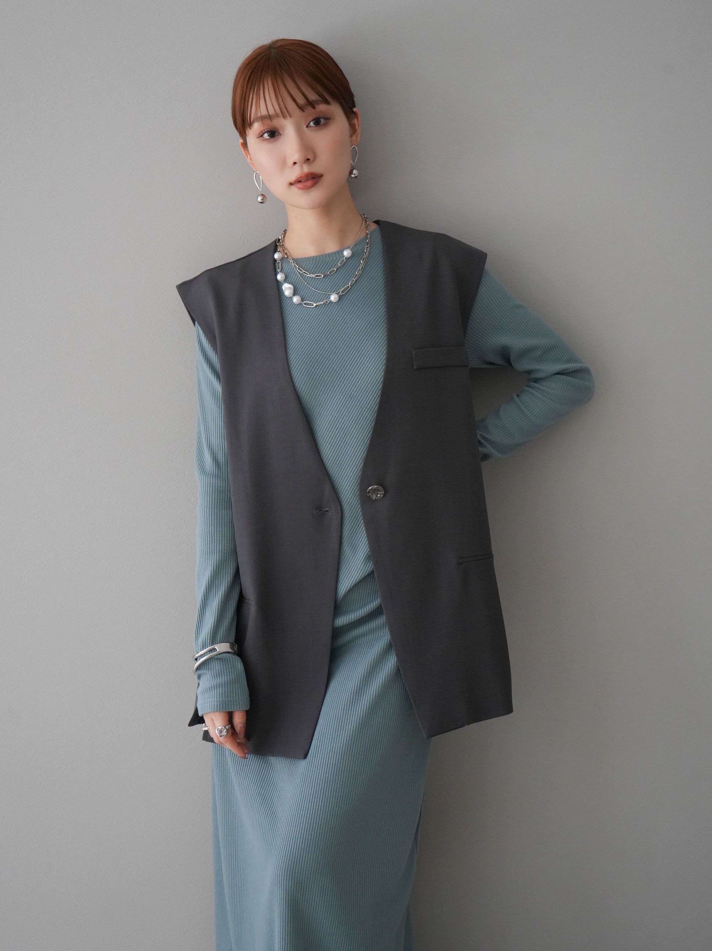 予約]ウエストタックショルダーデザインカットリブワンピース/サックス