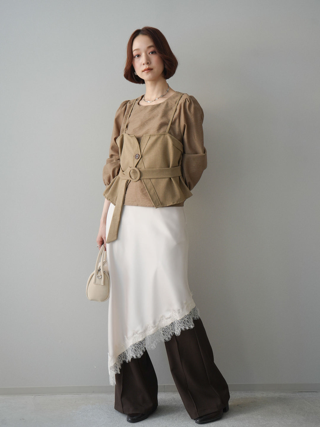 [SET]異素材ビスチェドッキングブラウス+センターシームフレアパンツ+サテンライクアシメレーススカート(3set)