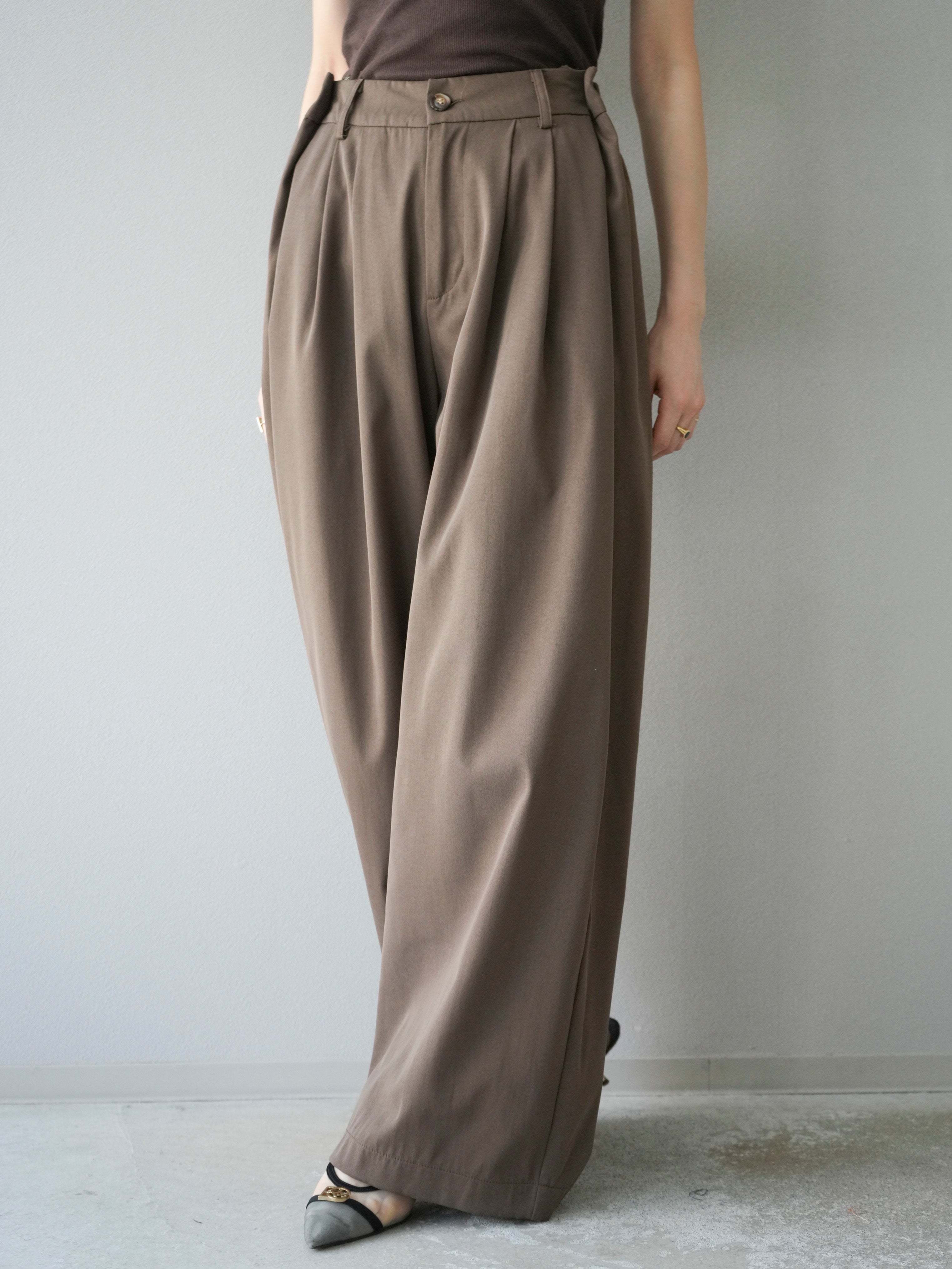 予約]タックデザインワイドパンツ/ブラウン – Lumier