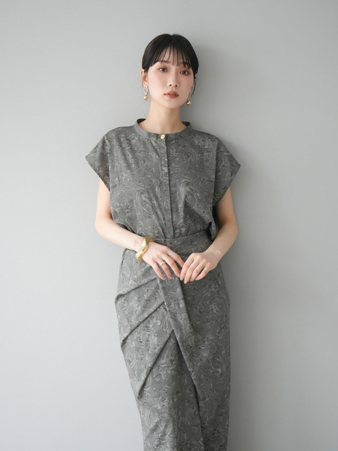 [SET]ペイズリープリントゴールドボタンブラウス+ペイズリープリントタックIラインスカート(2set)