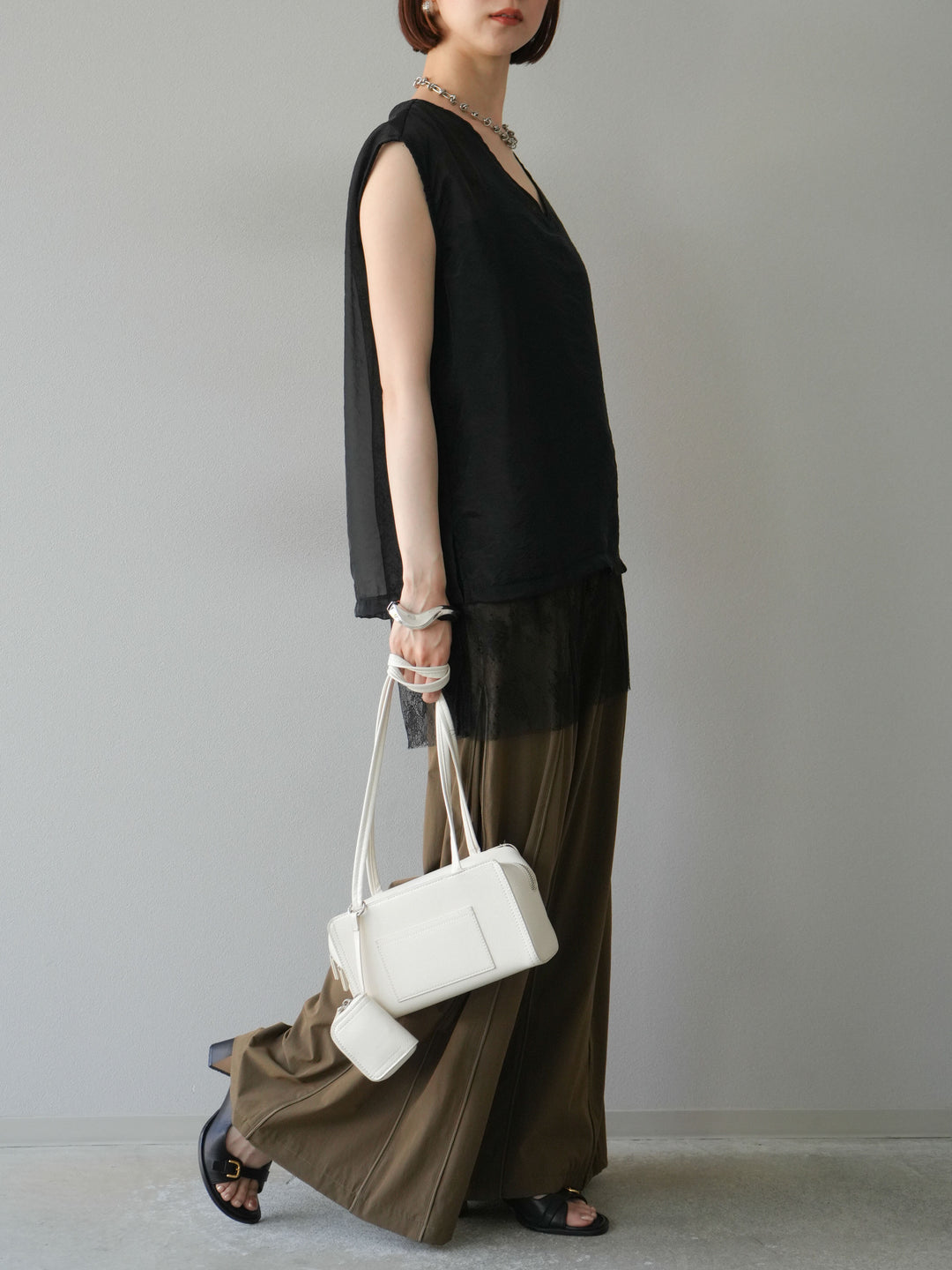 【預購】褶邊尼龍寬褲/卡其色