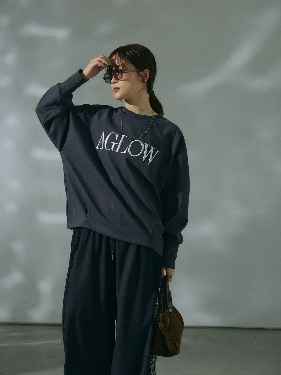 【Allure】[SET]ブークレダンボールロゴ刺繍プルオーバー+ブークレダンボールロゴ刺繍プルオーバー(2set)