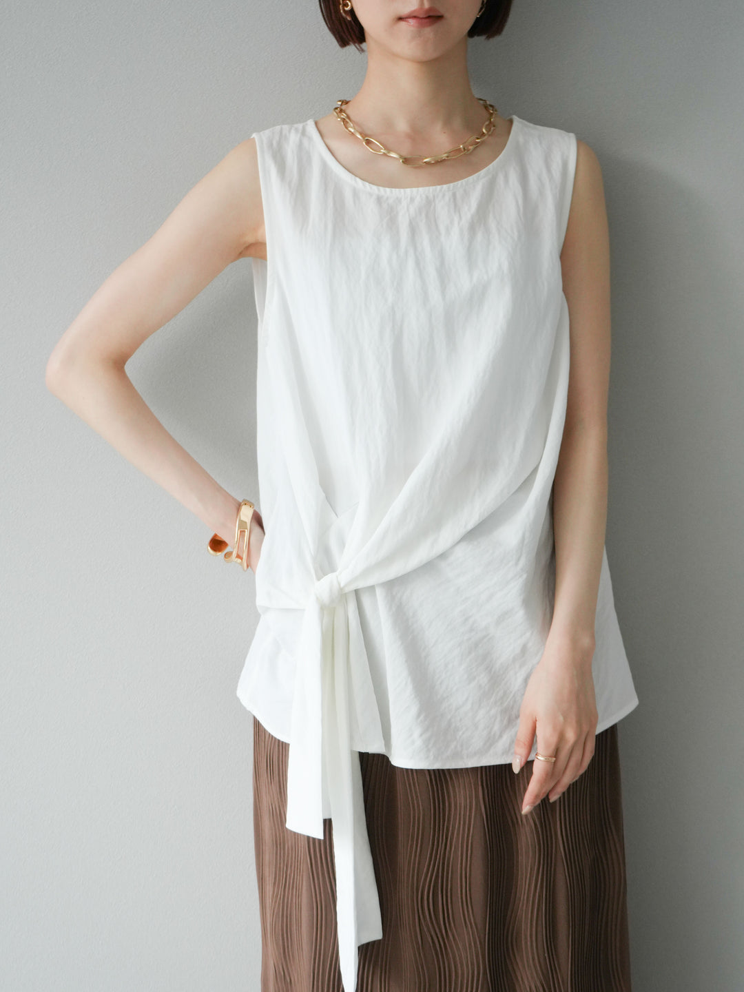 [SET] 前裹式無袖上衣+波浪滾邊緊身裙（2套）